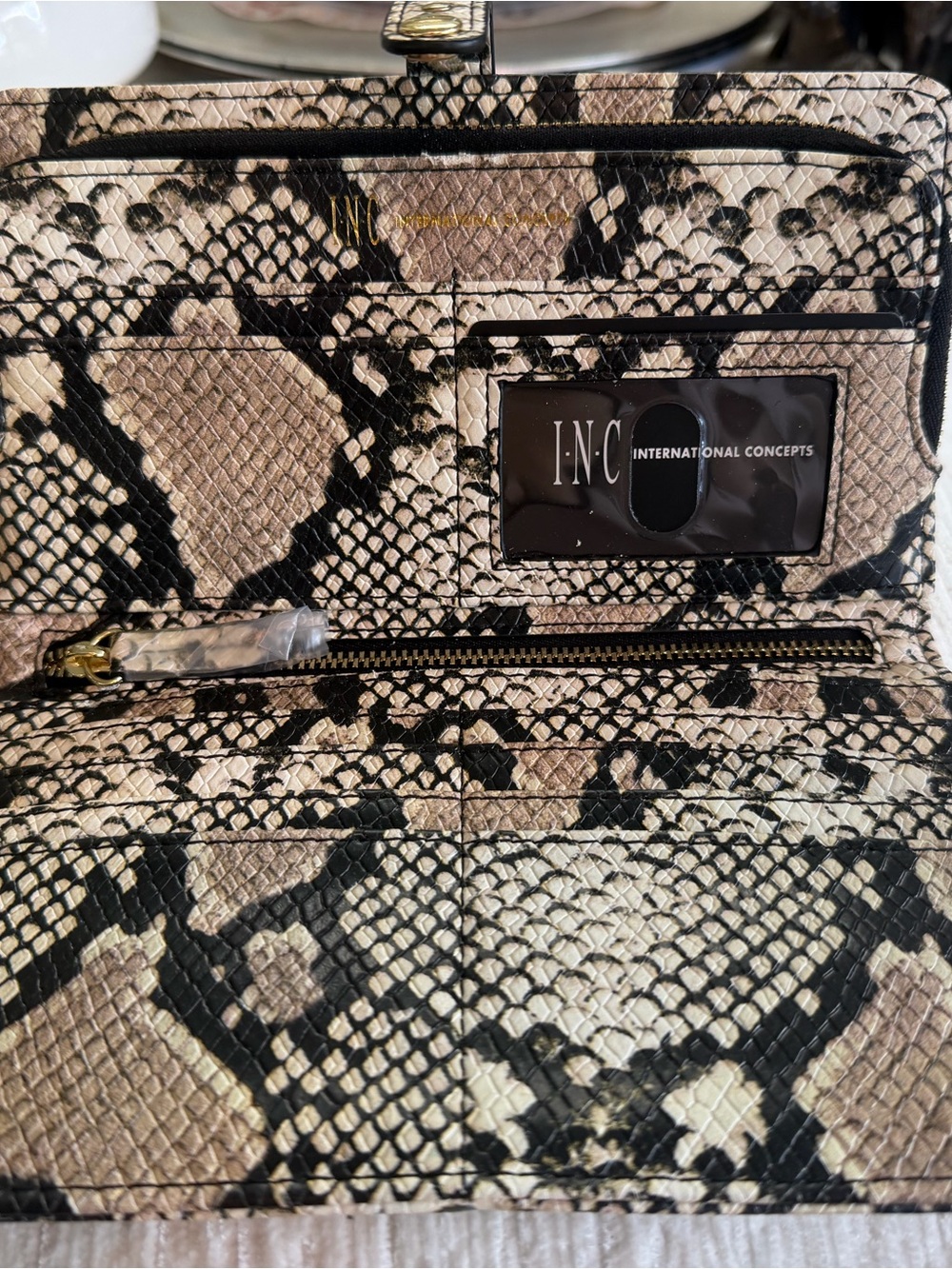 INC International Concepts Black and Cream Python-Print Zip Card Holder New